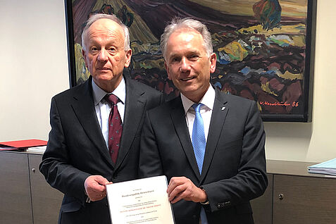 Prof. Dr. Frank Ordon erhält Ernennungsurkunde zum Präsidenten des Julius Kühn-Instituts (JKI) durch Staatssekretär Dr. Hermann Onko Aeikens (BMEL), 29.1.2019