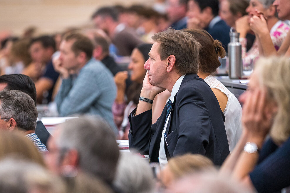 
	JKI-Präsident Dr. Georg F. Backhaus im Auditorium der Dt. Pflanzenschutztagung Hohenheim 2018 © Robert Zech
