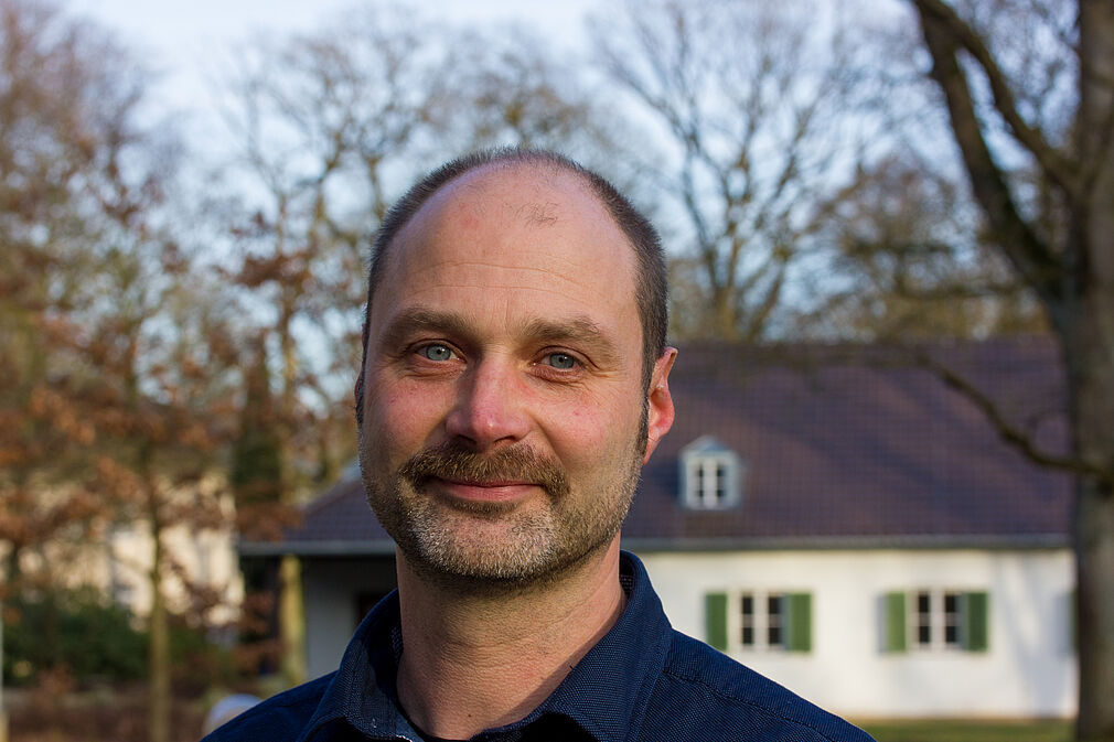 Andreas Scharnhorst, Inspektor für Pflanzengesundheit des Pflanzenschutzdienstes (Regierungspräsidium Gießen) am Flughafen Frankfurt a.M.