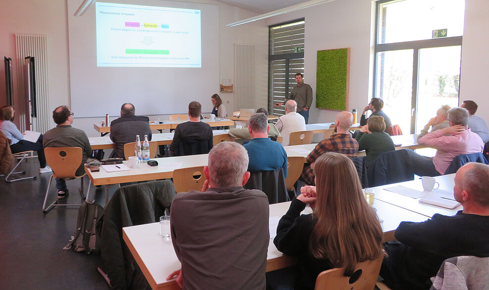 
	Betriebsleitertreffen des Demonstrationsbetriebsnetzwerk Pflanzenschutzreduktion Baden-Württemberg am Ihinger Hof. Foto: Maximilian Paluch JKI/BI
