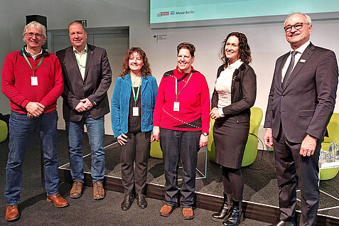 V.l.n.r.:Dr. Béla Batha, Dr. Henryk Flachowsky, Dr. Stefanie Griebel, Dr. Ulrike Lohwasser, Staatssekretärin Wenche Westberg und Moderator Stefan Schmitz.