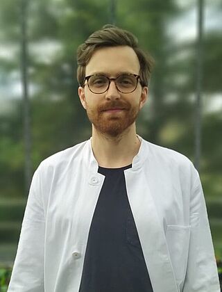 Dr. Lukas  Beule