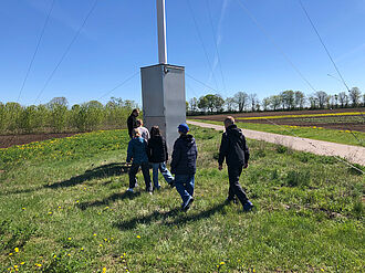 Für das Monitoring diverser Insektengruppen, sowohl nützliche als auch schädliche gibt es Fallensysteme am JKI, hier die Saugfalle in Quedlinburg. © S. Hahn/JKI