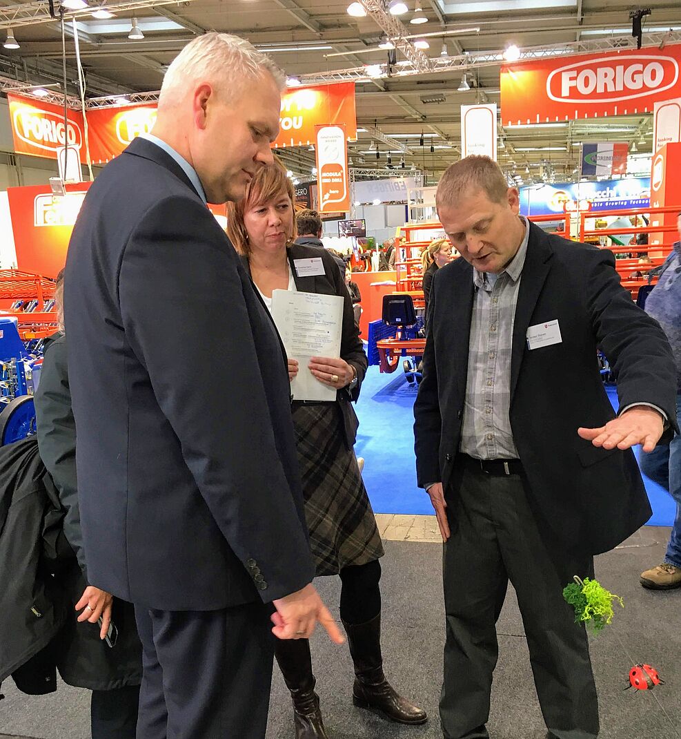 
	Minister Björn Thümler im Gespräch mit Dr. Torsten Thünen
