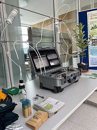 Pflanzengerüchen auf der Spur an der Station „Duftstoffe und elektronische Nasen“. © Sarah Barnert/JKI