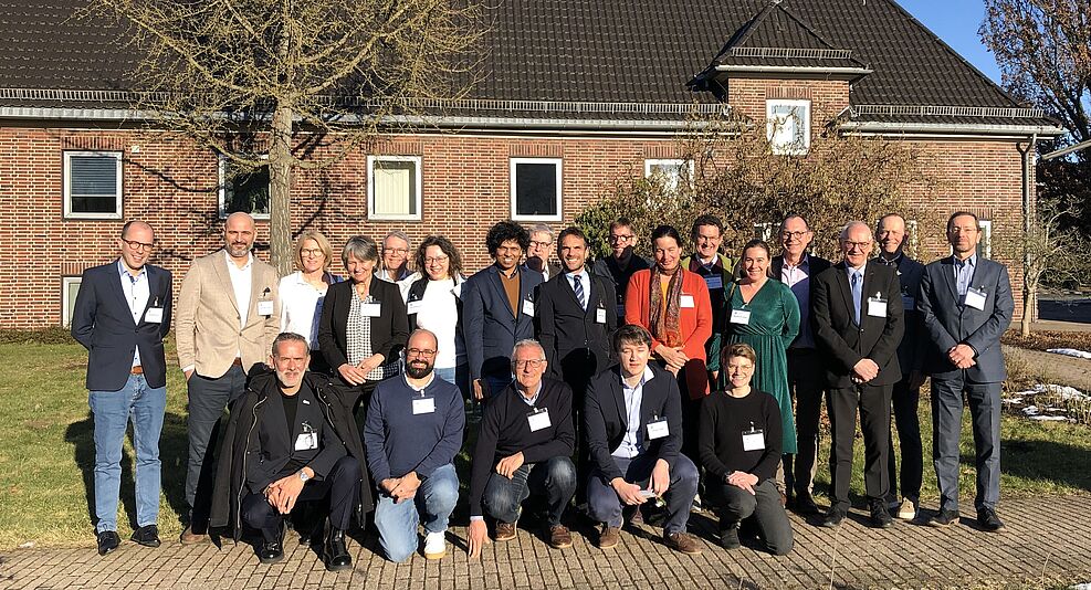 
	Group photo: Programme committee, speakers and organisation team of the 11th PPPHI symposium of the series ‘Science meets legislation’ in the field of Biocontrol 2025 at JKI Braunschweig.
