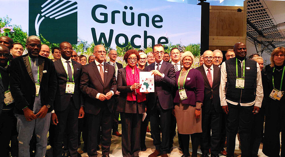 
	Vorstellung des „Konzepts für unsere Zusammenarbeit mit afrikanischen Ländern und Regionen“ des Bundesministeriums für Ernährung und Landwirtschaft (BMEL) durch Minister Cem Özdemir und S. E. Josefa Leonel Correia Sacko, Kommissarin für Landwirtschaft, ländliche Entwicklung, blaue Wirtschaft und nachhaltige Umwelt (ARBE)
