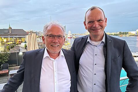 Professor Jürgen Krahl, Präsident der Technischen Hochschule Ostwestfalen-Lippe und JKI-Präsident Frank Ordon suchen den Schulterschluss am Rand der UFOP-Tagung in Hamburg.