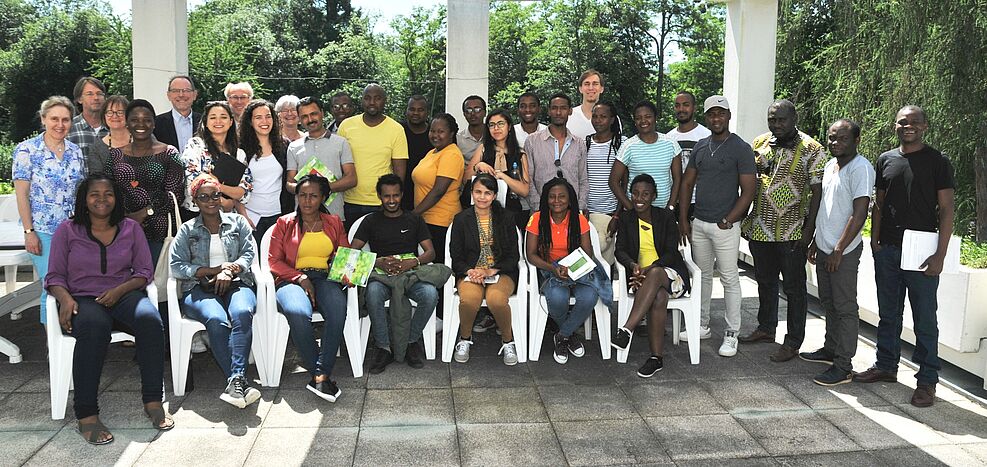 
	Stipendiaten des Trainingskurses „Food Chains in Agriculture“ besuchten das JKI-Institut für Biologischen Pflanzenschutz in Darmstadt (© Simon Feiertag/JKI)
